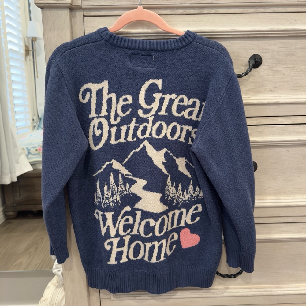 Blue and White Crew Neck Sweater with Outdoor Graphic